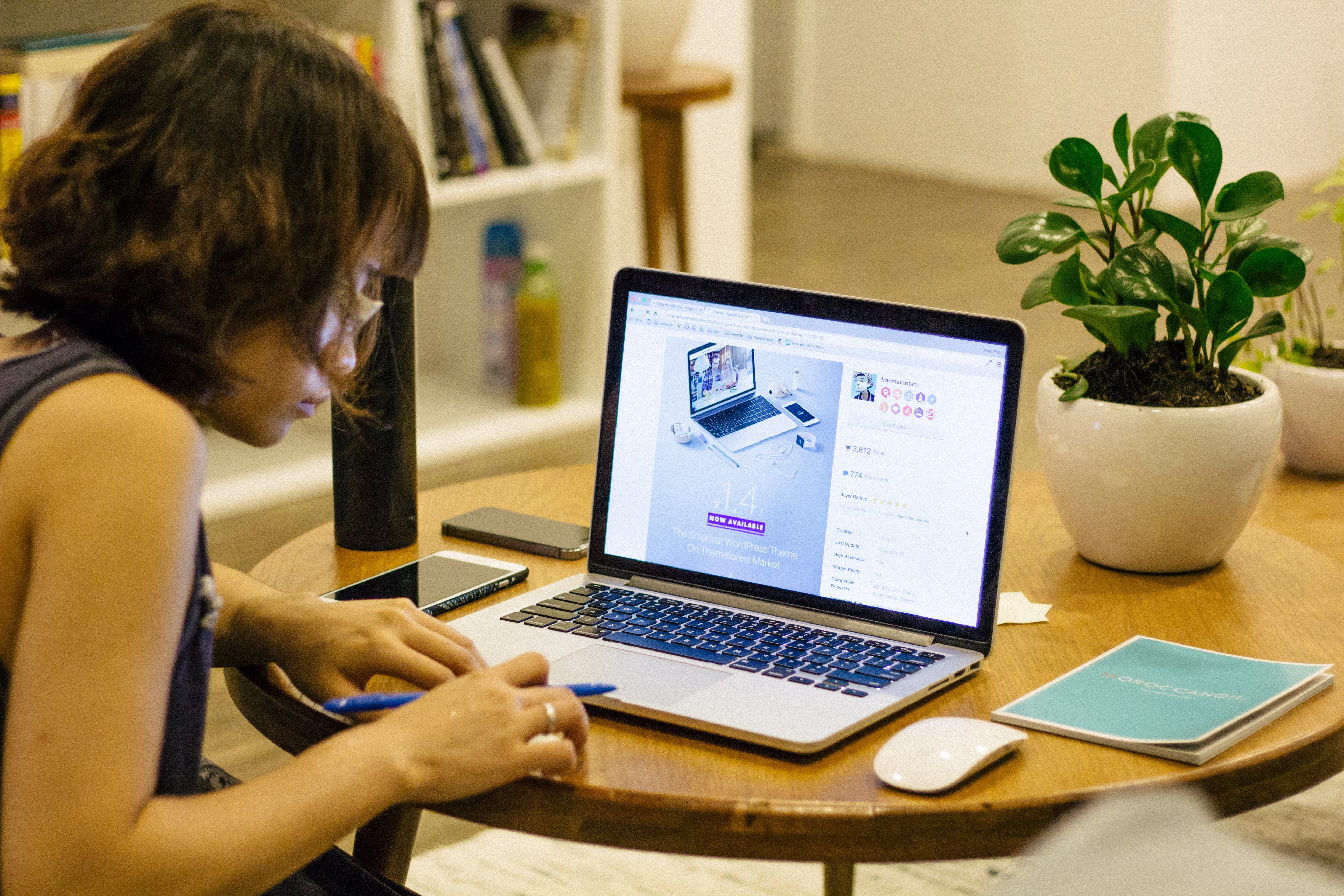 Online Distance B.Com Student